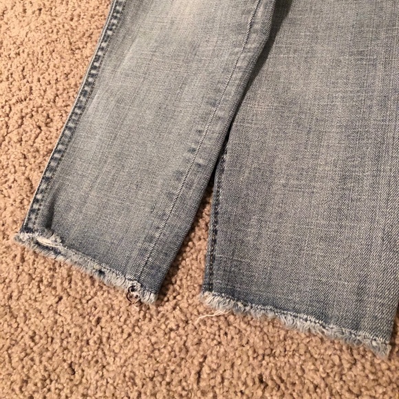 distressed skinny jeans - Picture 4 of 5